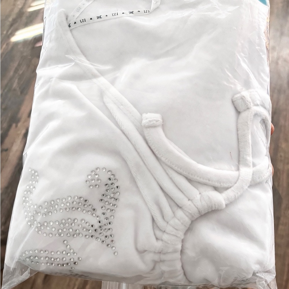 On Sale ‼️Juicy Couture White Halter Dress Rhinestone Logo Y2K Size Medium Rare✨ - Picture 5 of 5
